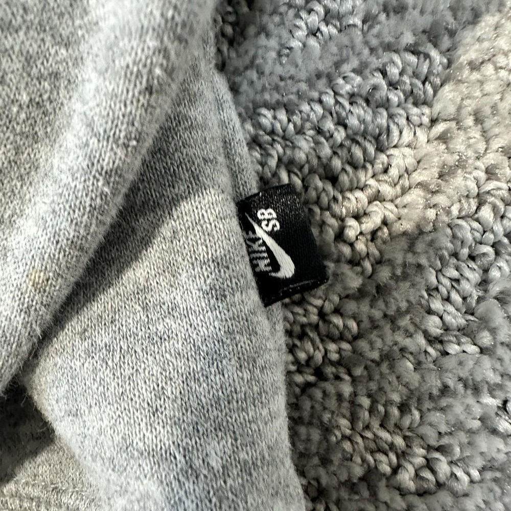 Nike SB Pullover Sweater Mens Small Gray Half Zip Patch Skateboarding DA4209-063 - Picture 3 of 6